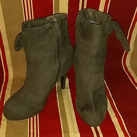 Forever 21 Faux Suede Booties - Picture 2 of 7